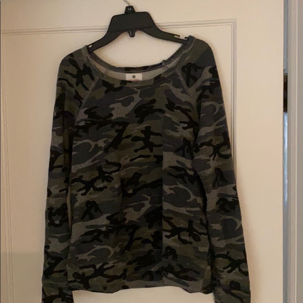Sundry camo sweatshirt - Hardly worn.